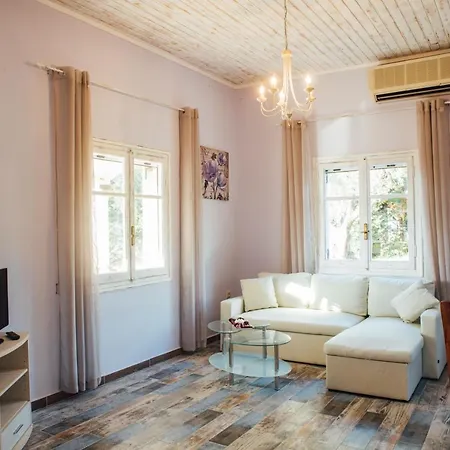 Christa Case de vacanță