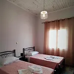 Christa أريلاز